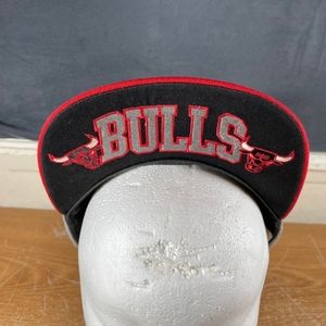 Mitchell & Ness Bulls Snapback (Bulls logo under brim)